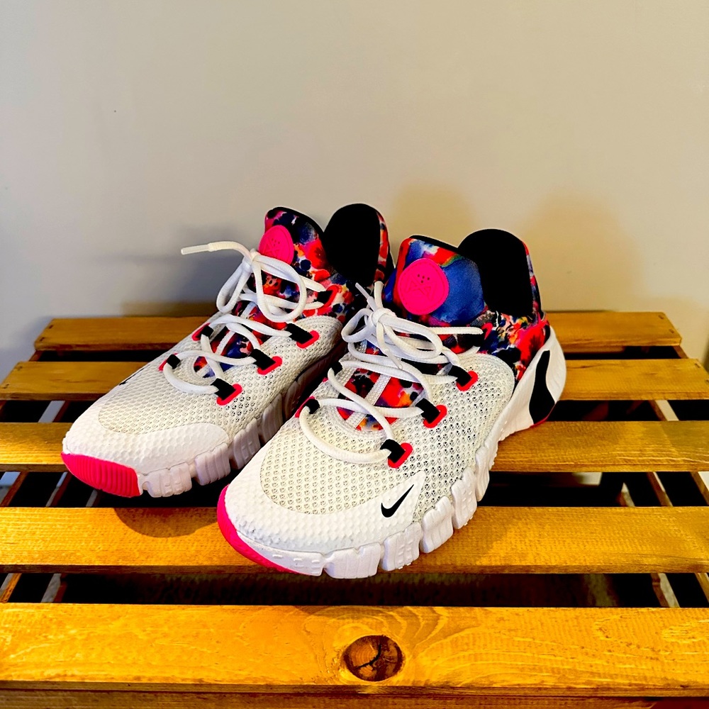 Women’s Nike sneakers